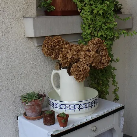 La De Marie Bed & Breakfast